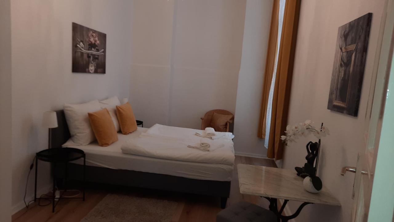 Family Apartment For 6 Guests, Mitte Moabit Berlin Zewnętrze zdjęcie